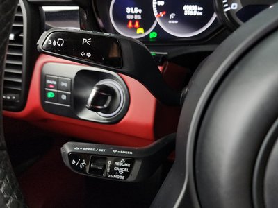2022 Porsche CAYENNE — миниатюра 31