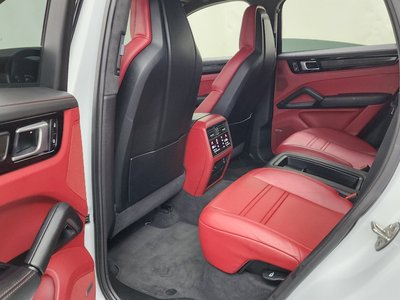2022 Porsche CAYENNE — миниатюра 16