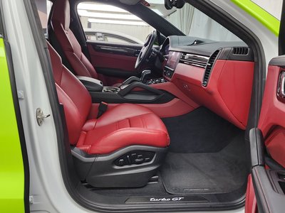 2022 Porsche CAYENNE — миниатюра 17
