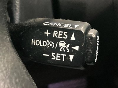 TOYOTA LAND CRUISER 200 - 7