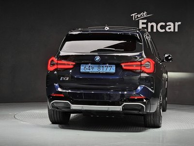 BMW IX3 - 4