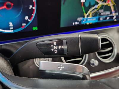 MERCEDES-BENZ E-CLASS - 9