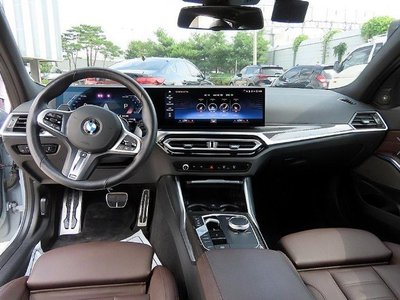 2024 BMW 3 SERIES photo 4