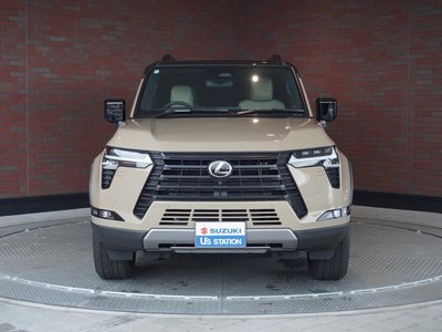 2024 LEXUS GX photo 7