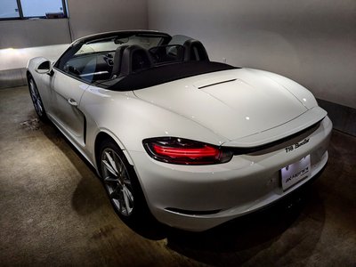 PORSCHE 718 - 8