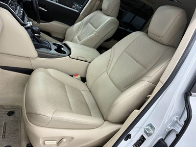 صورة 6 لـ 2023 Toyota LAND CRUISER 300