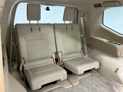 صورة 8 لـ 2023 Toyota LAND CRUISER 300