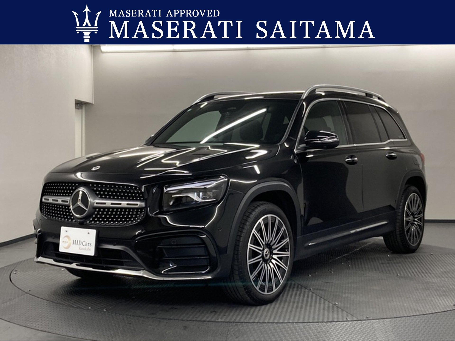 MERCEDES-BENZ GLB - View 1