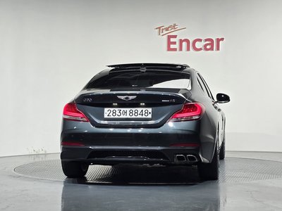 GENESIS G70 - 4