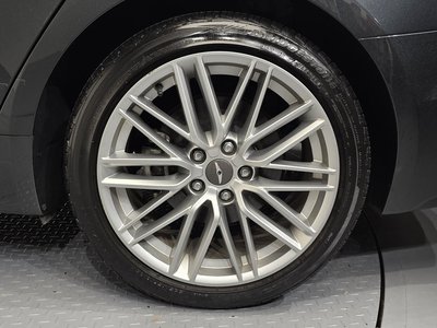 GENESIS G70 - 8