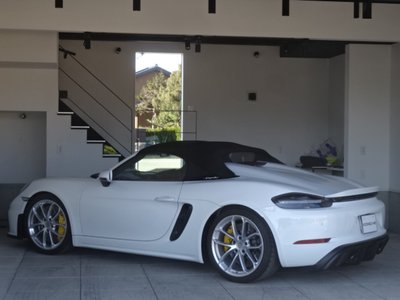 PORSCHE 718 SPYDER - 9