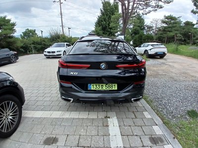 2025 BMW X6 photo 3