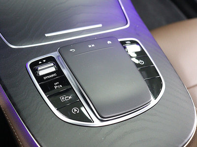 MERCEDES-BENZ E-CLASS - 9