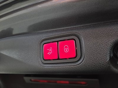 MERCEDES-BENZ E-CLASS - 7