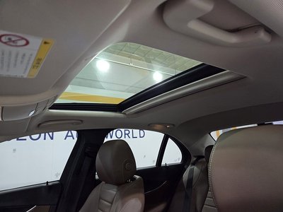 MERCEDES-BENZ E-CLASS - 8