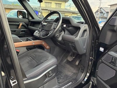 LAND ROVER DEFENDER - 9