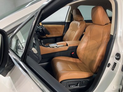 صورة 8 لـ 2021 Lexus RX