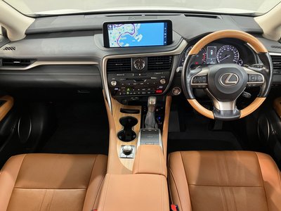 صورة 7 لـ 2021 Lexus RX