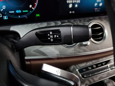 MERCEDES-BENZ E-CLASS - 9