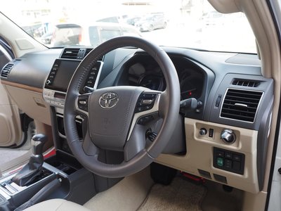 TOYOTA LAND CRUISER PRADO - 8