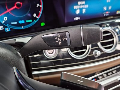 MERCEDES-BENZ E-CLASS - 9