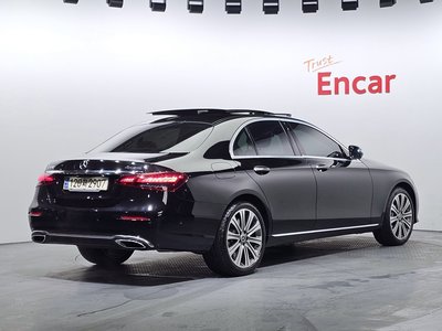 MERCEDES-BENZ E-CLASS - 3