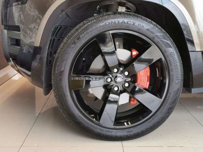 LAND ROVER DEFENDER - 3
