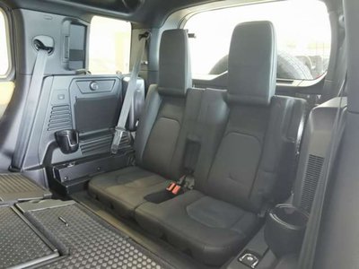 LAND ROVER DEFENDER - 4