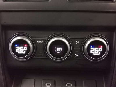LAND ROVER DEFENDER - 7
