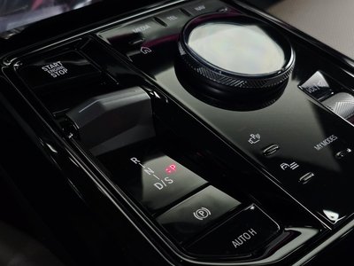 2025 BMW 5 SERIES 照片 9