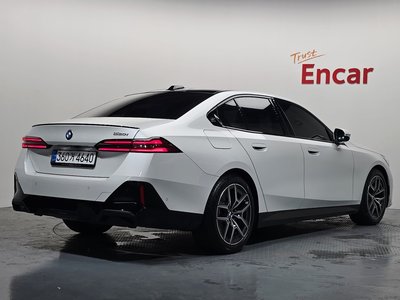 2025 BMW 5 SERIES 照片 5