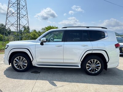 TOYOTA LAND CRUISER 300 - 5