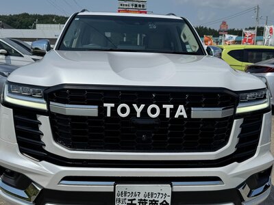 TOYOTA LAND CRUISER 300 - 10