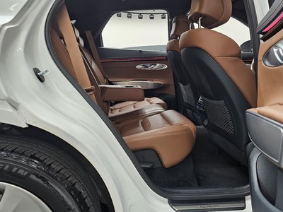 2024 Genesis GV70 — миниатюра 17
