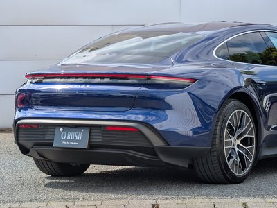 PORSCHE TAYCAN - 9