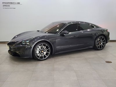 PORSCHE TAYCAN - 1