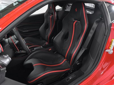 FERRARI F8 - 4