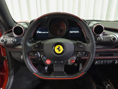 FERRARI F8 - 10