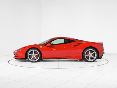 FERRARI F8 - 7