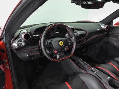 FERRARI F8 - 3