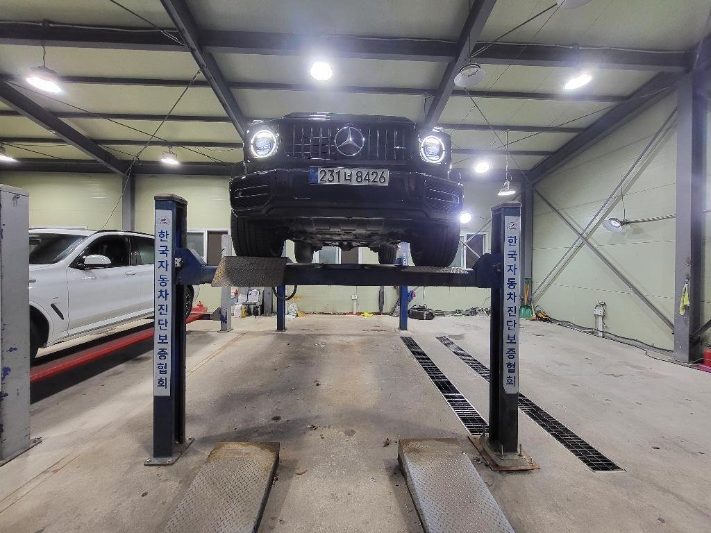 MERCEDES-BENZ G-CLASS - View 1