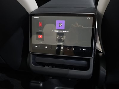 2025 Tesla MODEL Y thumbnail 30