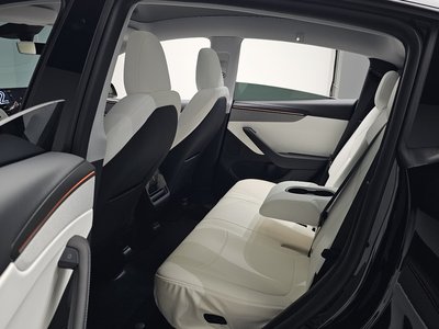 2025 Tesla MODEL Y thumbnail 18