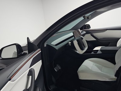 2025 Tesla MODEL Y thumbnail 13