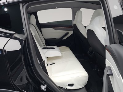 2025 Tesla MODEL Y thumbnail 17