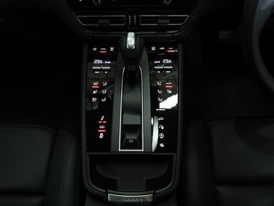 2024 Porsche MACAN — миниатюра 17