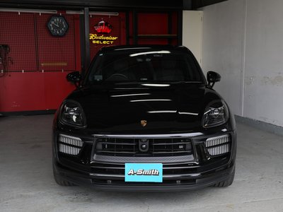 PORSCHE MACAN - 2