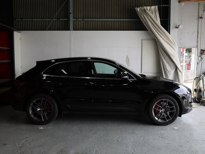 PORSCHE MACAN - 4