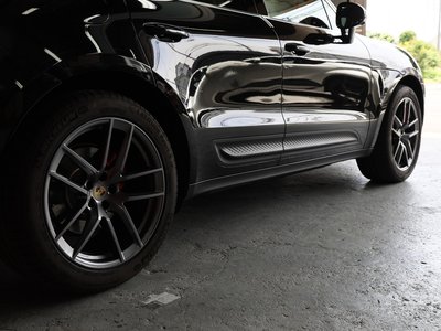 PORSCHE MACAN - 10