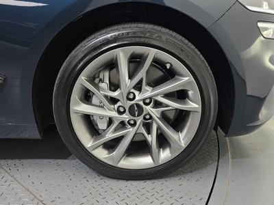 2023 Genesis THE NEW G70 photo 8
